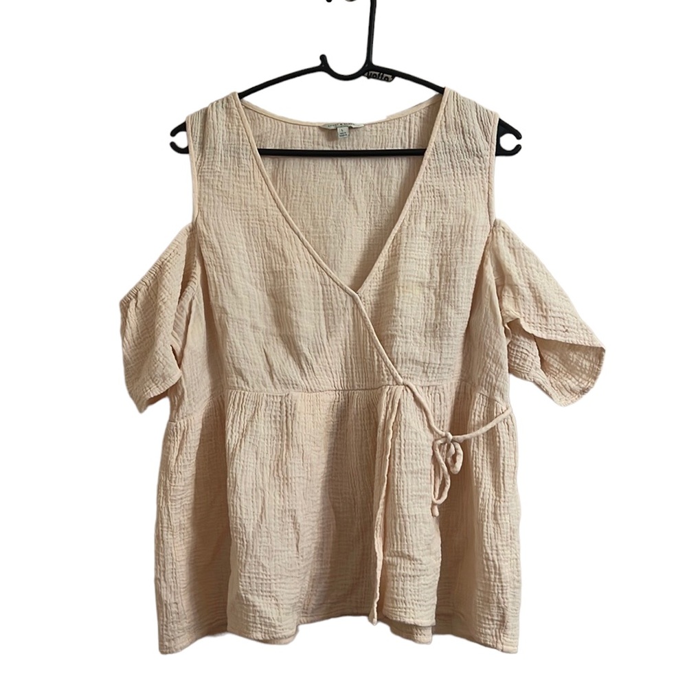 Lucky Brand Soft peach Cold Shoulder Top Size Large